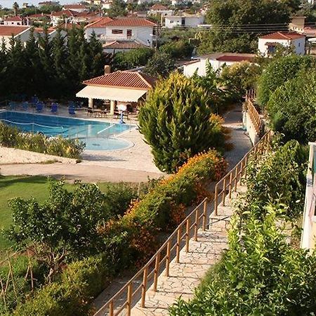 Il Villaggio Chrani Exteriör bild